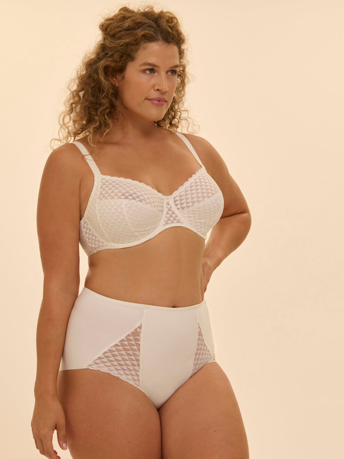 Subtile Full Cup Control Bra