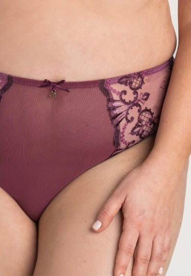 Perla Brief